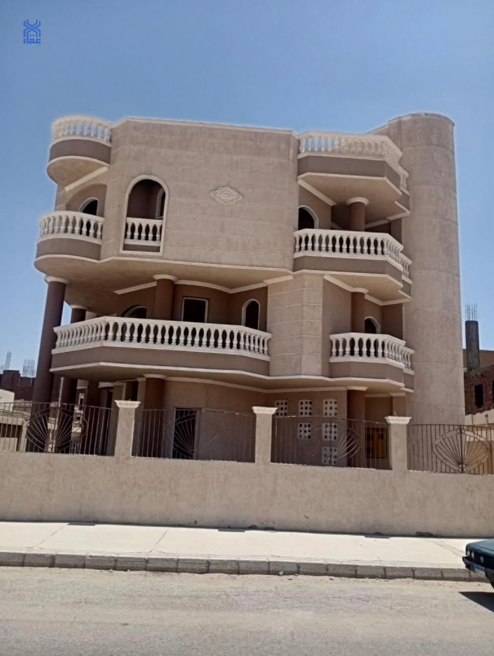 فيلا للبيع بحي الزهور أسيوط الجديدة 520 م² عند الموقف الجديد